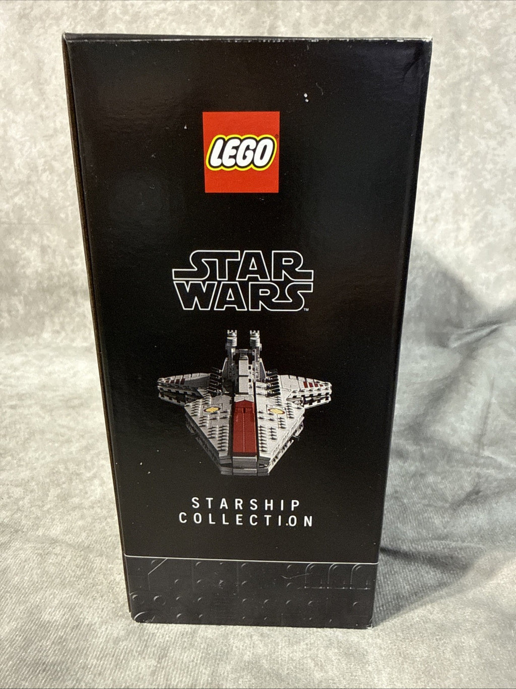 LEGO Star Wars Venator-Class Attack Cruiser Building Set for Adults, 75441, 18+