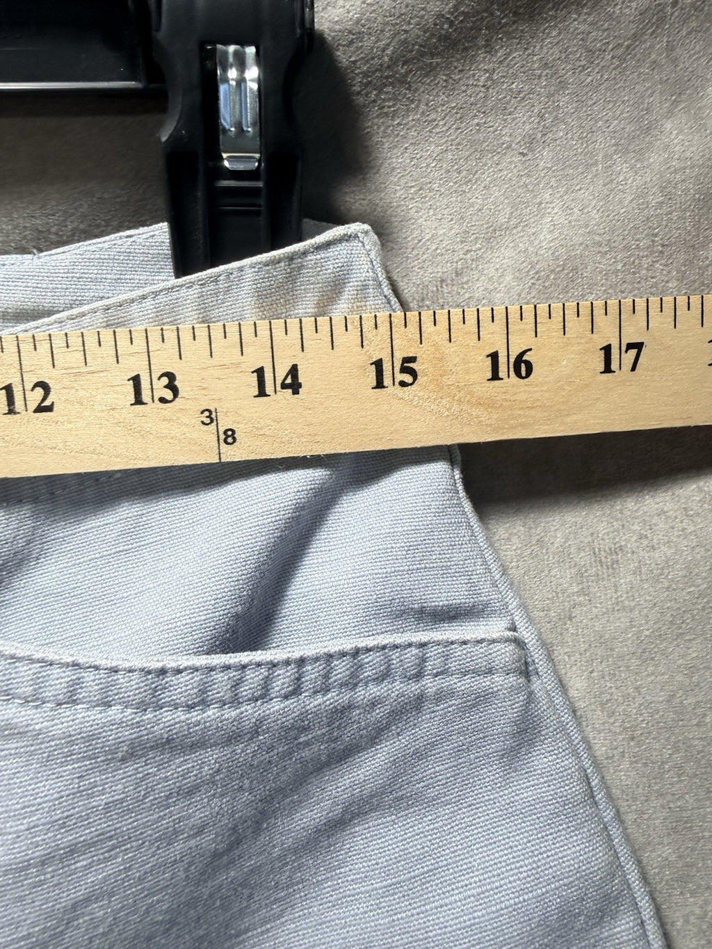 NWT Gloria Vanderbilt Gray Capri Women’s Size 12 Stretch