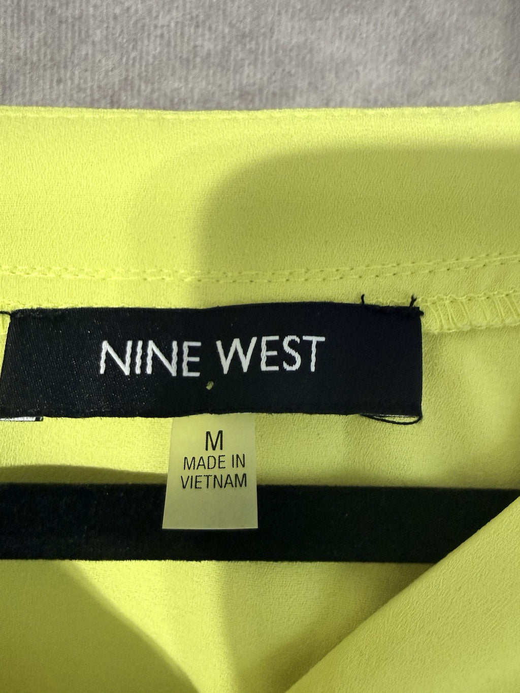 NWT Nine West Blouse Mojito Color Women’s Size M Long Sleeve 3 Button
