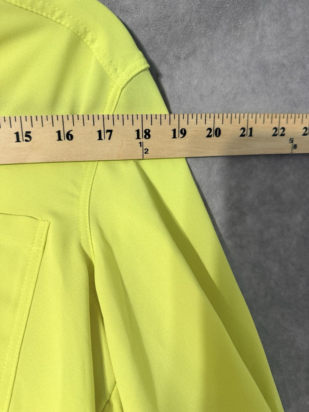 NWT Nine West Blouse Mojito Color Women’s Size M Long Sleeve 3 Button