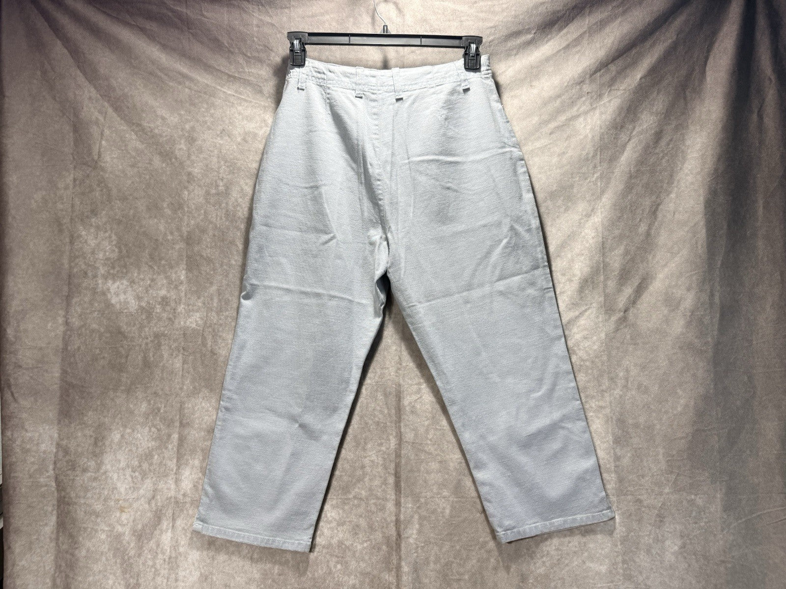NWT Gloria Vanderbilt Gray Capri Women’s Size 12 Stretch