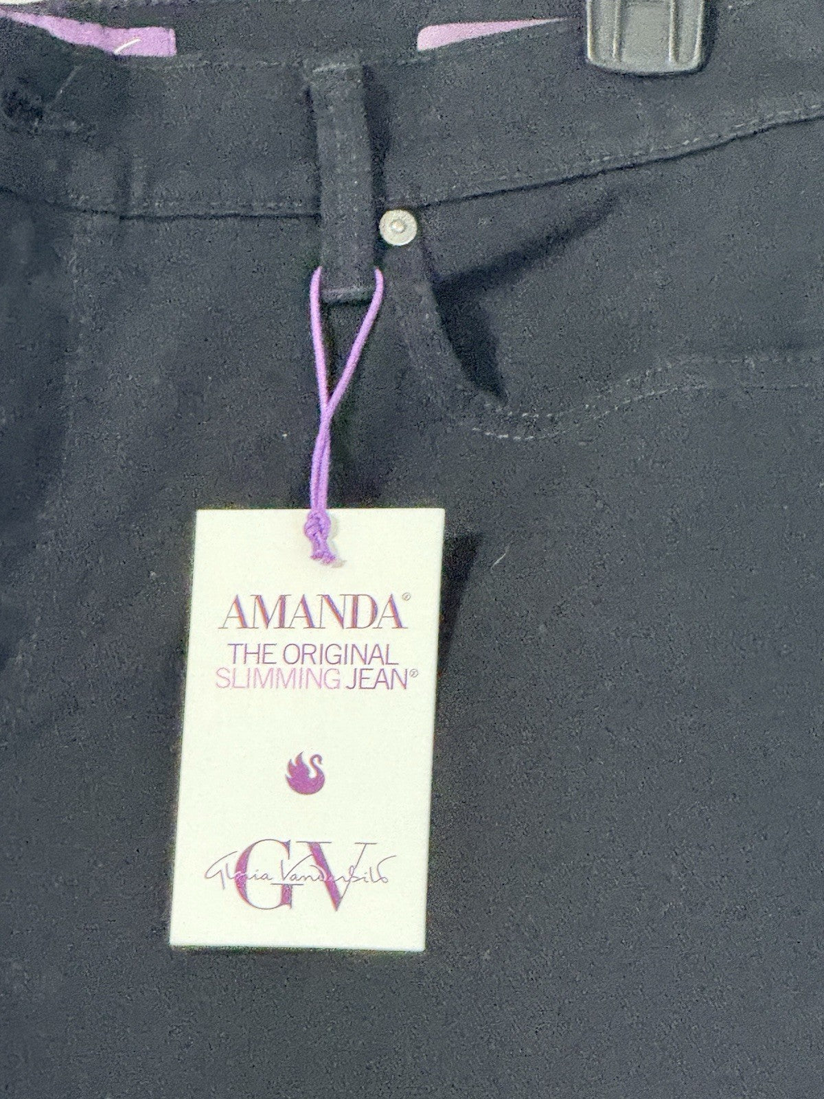 NWT Gloria Vanderbilt Amanda Slimming Jeans Coal Black Women’s Size 14