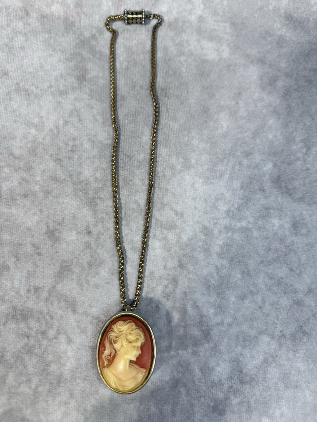 Vintage Gold Tone Resin Cameo Perfume Pendant Necklace, Rope Chain 20” 1970s