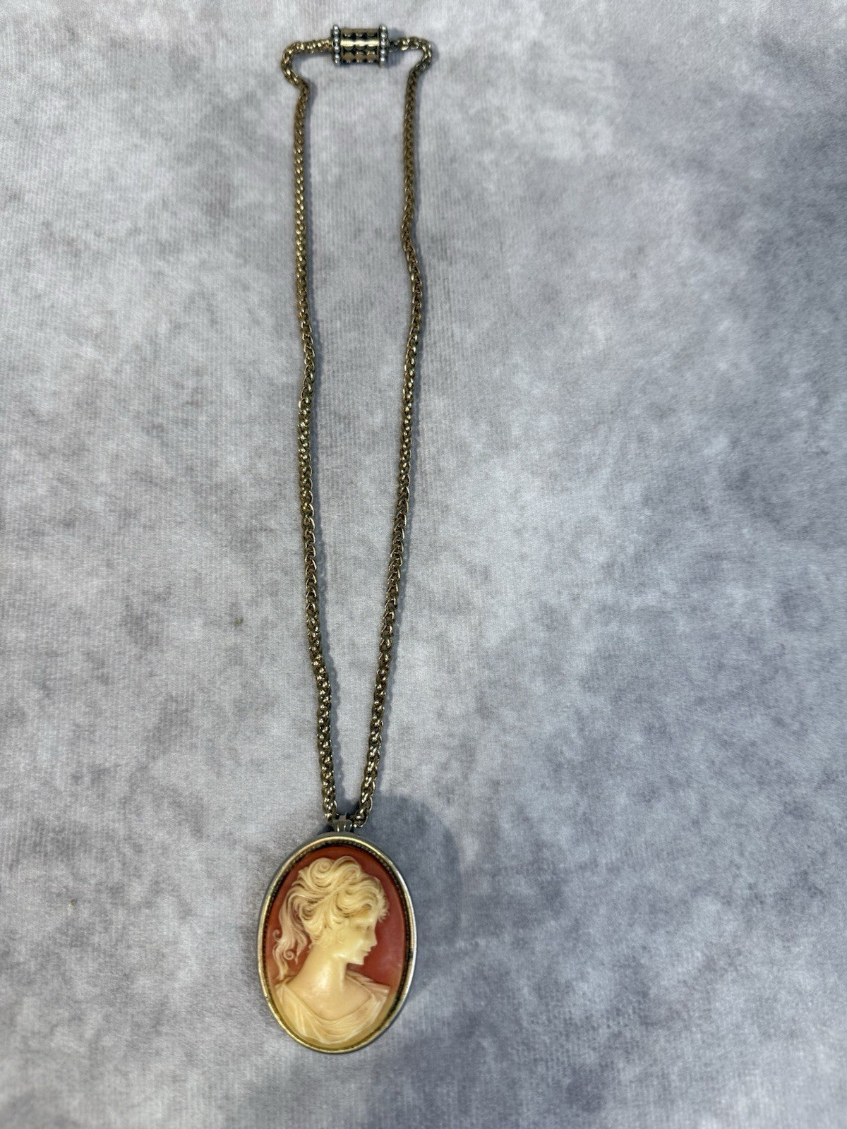 Vintage Gold Tone Resin Cameo Perfume Pendant Necklace, Rope Chain 20” 1970s