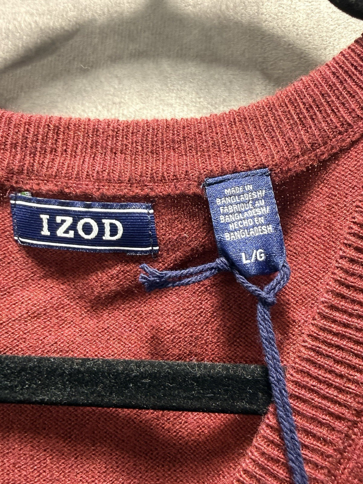 NWT IZOD Men’s Sleeveless Fieldhouse Sweater Red Dahlia Size Large